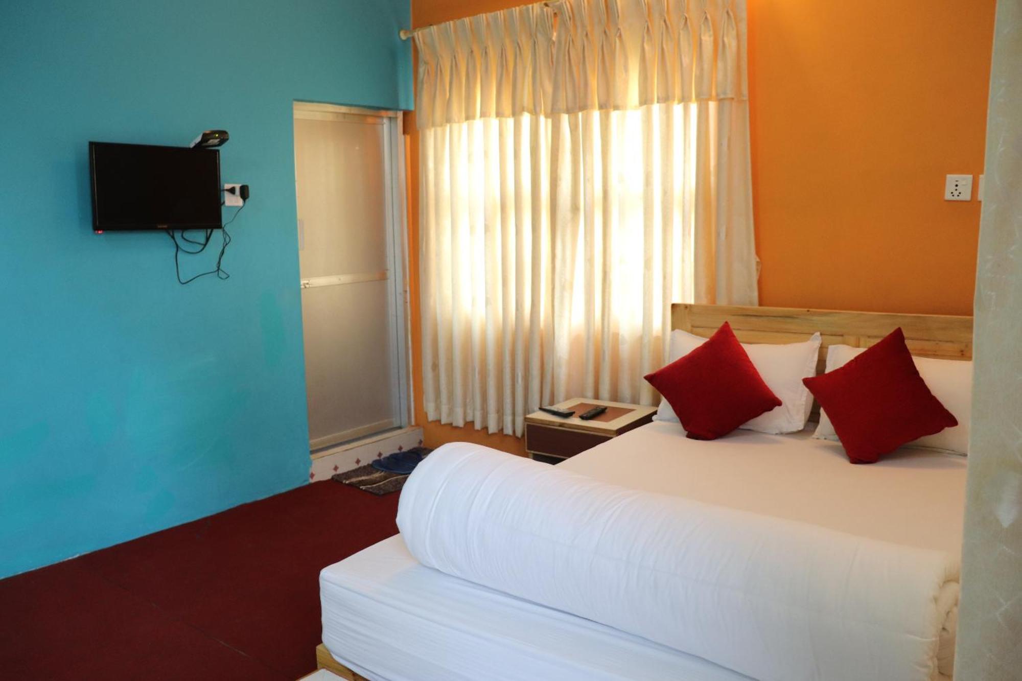 Hotel Young'S Stupa Ranipauwa Buitenkant foto
