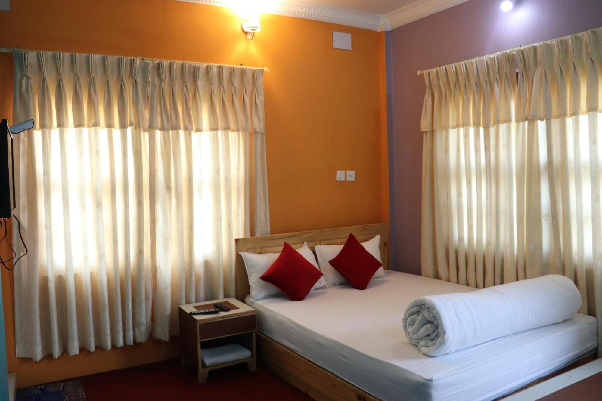Hotel Young'S Stupa Ranipauwa Buitenkant foto