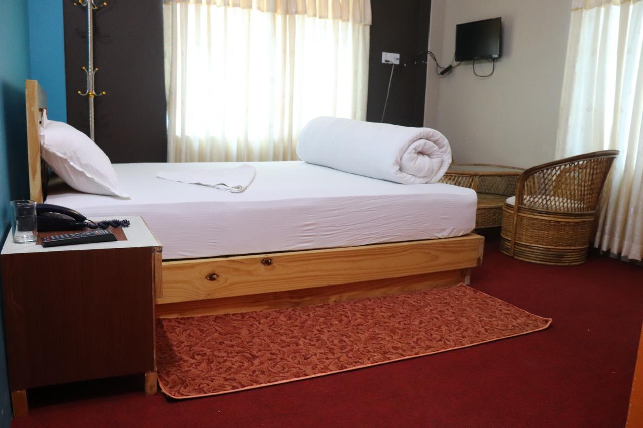 Hotel Young'S Stupa Ranipauwa Buitenkant foto